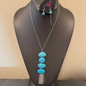 🛍️Silver and Blue Necklace Set